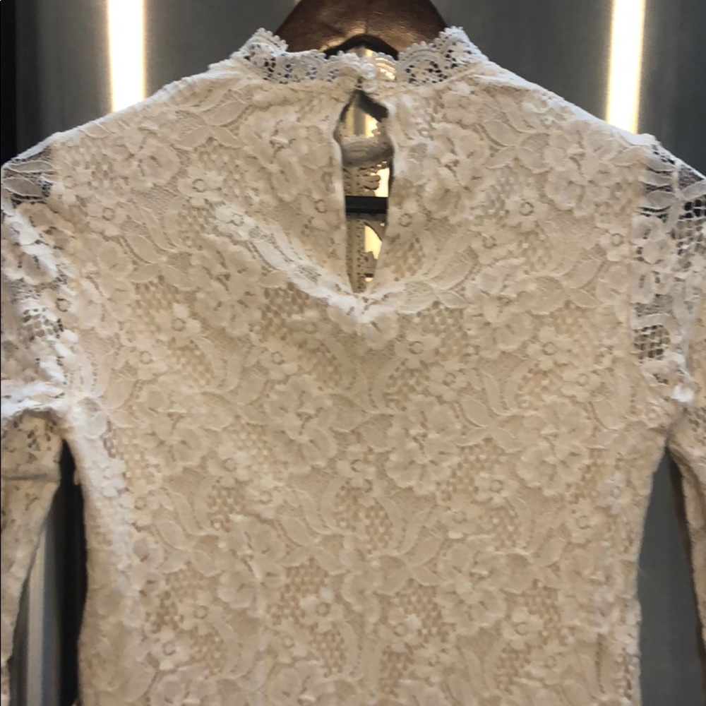 Lace Mini - Picture 6 of 8